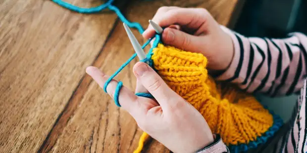 Kumaha diajar knit sareng nyulik sareng crochet: petunjuk rinci pikeun pamula