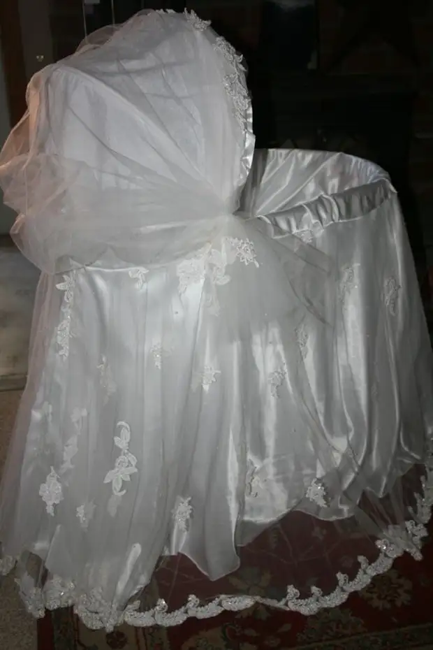 Αποθηκεύστε τη μνήμη της ημέρας του γάμου, γυρίζοντας το φόρεμά σας σε κάτι ασυνήθιστο ...