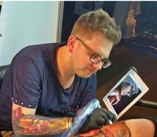 Trovato il miglior tatuatore del mondo, ed è qui, non lontano