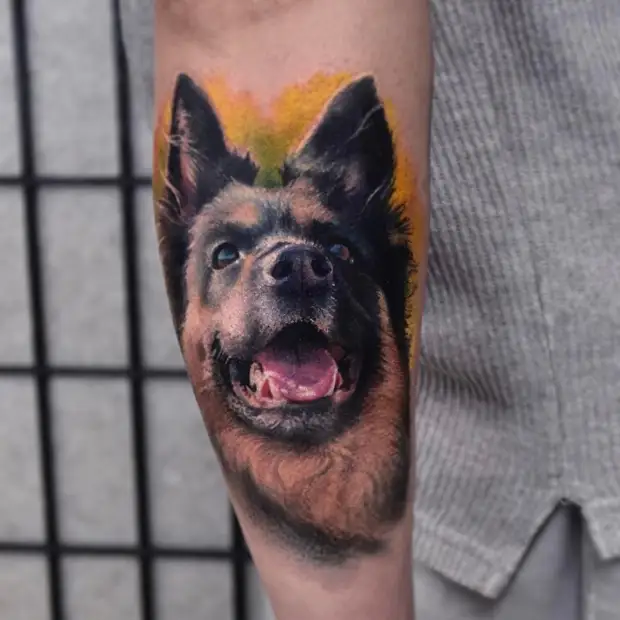 Het die beste tattooist in die wêreld gevind, en hy is hier, nie ver nie