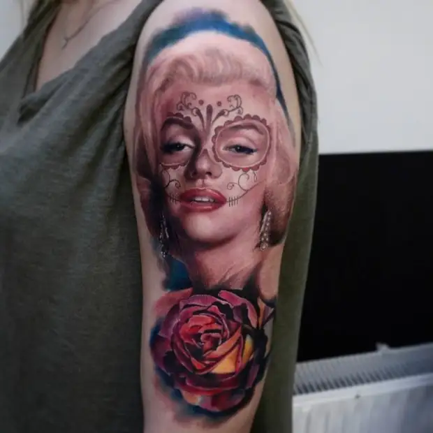 Het die beste tattooist in die wêreld gevind, en hy is hier, nie ver nie