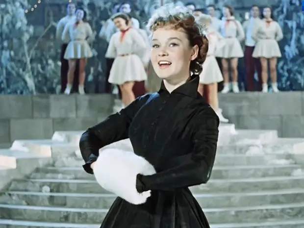 10 cult black and world cinema dresses