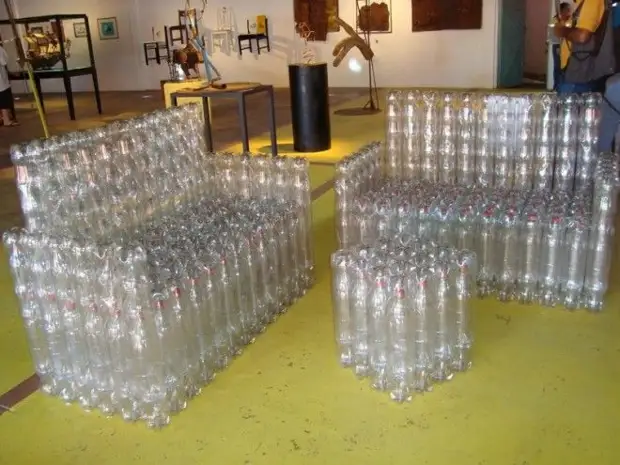 Řemesla z plastových lahví, které by se konaly Mimuru Kizyakov sám