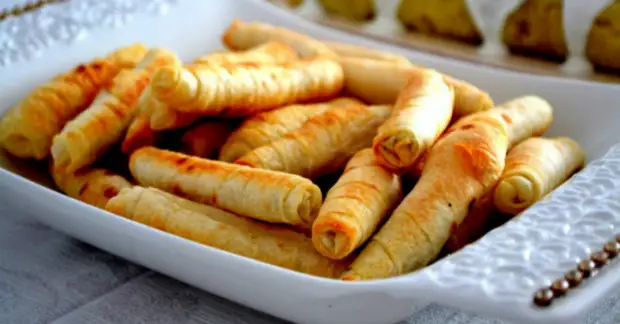 Lavash မှ Delicious Mini Patties သည်မျက်စိတစ်မှိတ်တုတ်မှိတ်တုတ်စွာဖြင့်ပြင်ဆင်နေကြသည်!