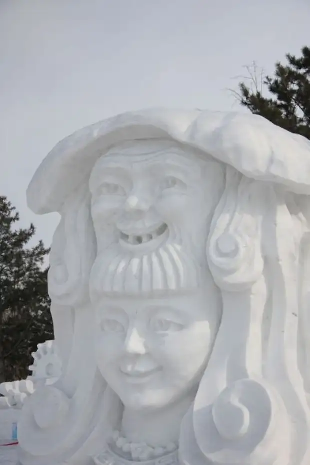 Mga Sculptura sa Snow (53 Mga Litrato)