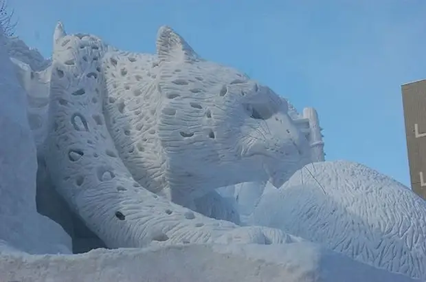 Sniego skulptūros (53 nuotraukos)