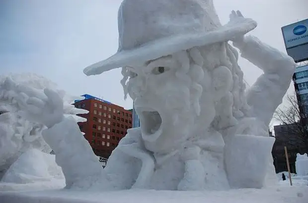 Sculpturi de zăpadă (53 de fotografii)