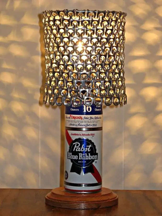 Лампа - занаяти от бирени кутии