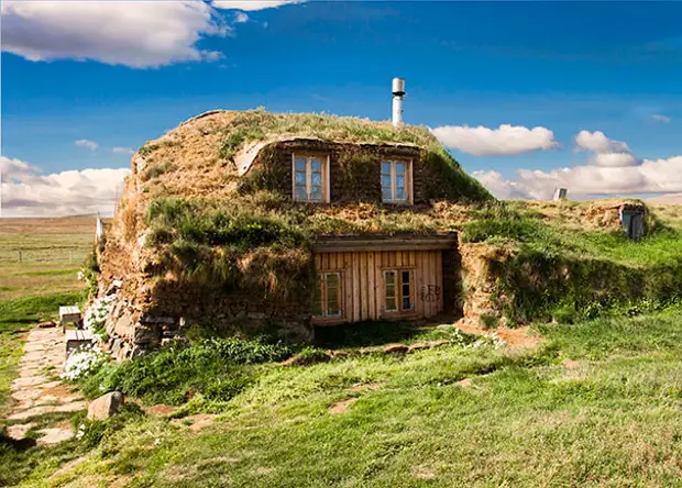 आइसलँड मध्ये पारंपारिक घर