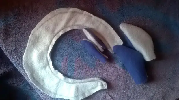 我们缝了一条海豚公路枕头