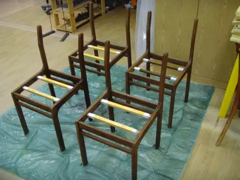 Reparación sinxela dunha cadeira sinxela