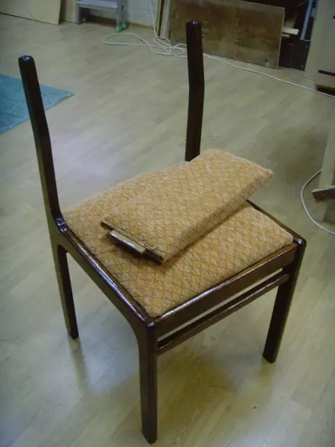 Enkel reparation af en simpel stol