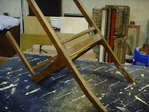 Enkel reparasjon av en enkel stol