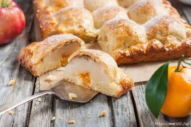 Fun awọn egeb onijakidijagan ti Apple pies - maṣe kọja nipasẹ ohunelo yii!