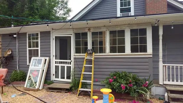 The walls are insulated, the tile is laid, the technique is installed ... just look at this unthinkable transformation of the old veranda!