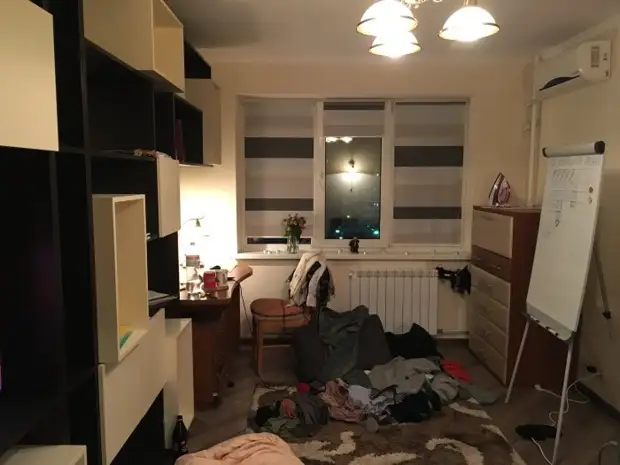 Kabinet bilik tidur Bachelor-Russian.