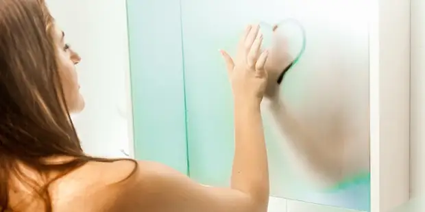 10 xeitos de uso útil dun secador de cabelo non só para secar o pelo