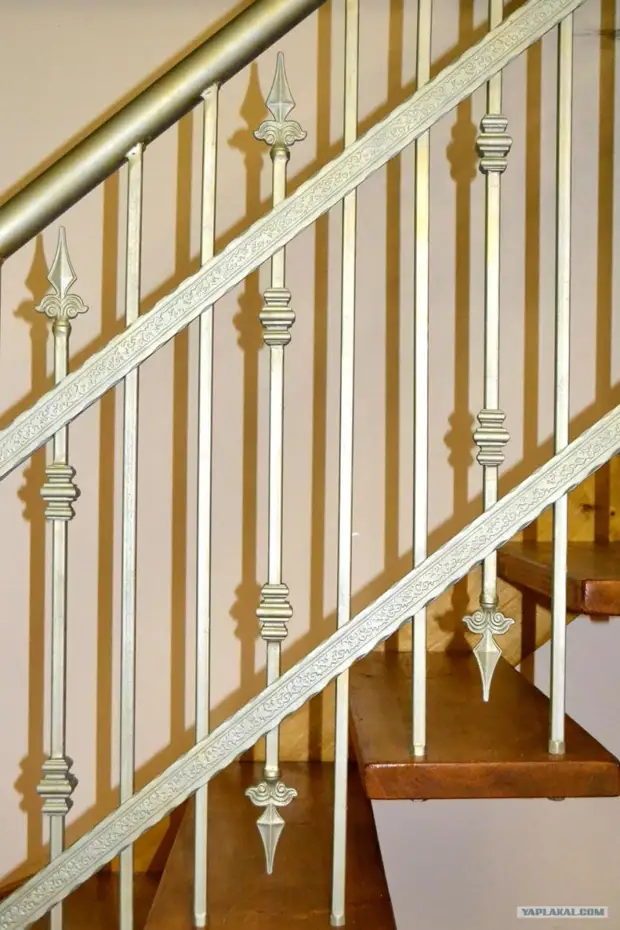 Staircase pẹlu ọwọ tirẹ