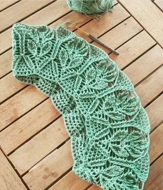 Crochet навчис бүхий үзэсгэлэнтэй нээлттэй түрээслэх