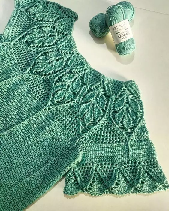 Crochet навчис бүхий үзэсгэлэнтэй нээлттэй түрээслэх