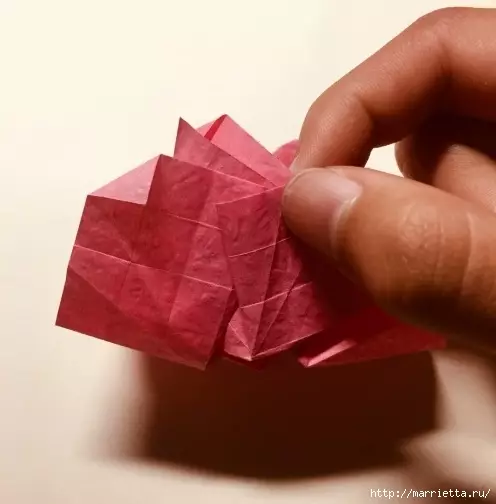Rozo en papero origami (896x504, 97kb)