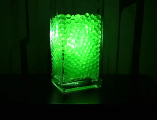 Уникатна светилка со хидрогел.