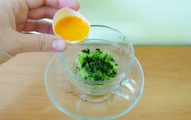 Parsley mask mula sa mga spot ng pigment. Pagluluto Recipe at Paano Mag-apply