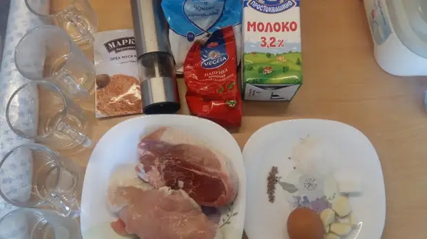 Em li malê sausage doktorayê dikin. Xwarina zû û tamxweş, xwarina doktorayê, rûnê doktorayê, xwe bikin, dirêj, recipe