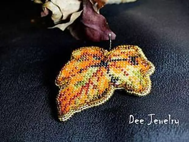 Awọn ilẹkẹ ti ko ni eda nipasẹ Canvas fun awọn olubere: Brooch "Igba Irẹdanu Ewe, Igba Irẹdanu Ewe,"