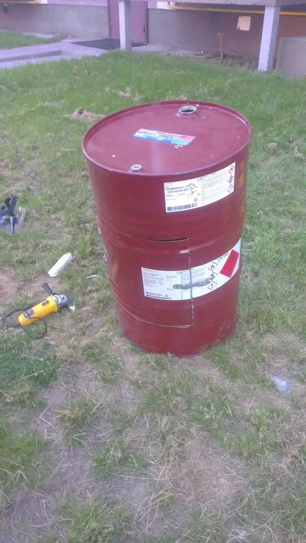 Container for collecting used batteries Barrel, battery, disposal, collection, ecology, long, spawned hedgehogs