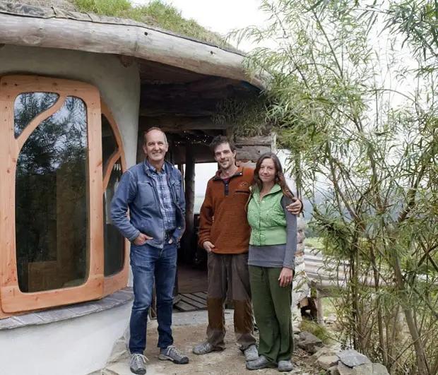 Simon kaj Jasmine Dale, konstruis privatan domon. | Foto: Thesun.co.uk.