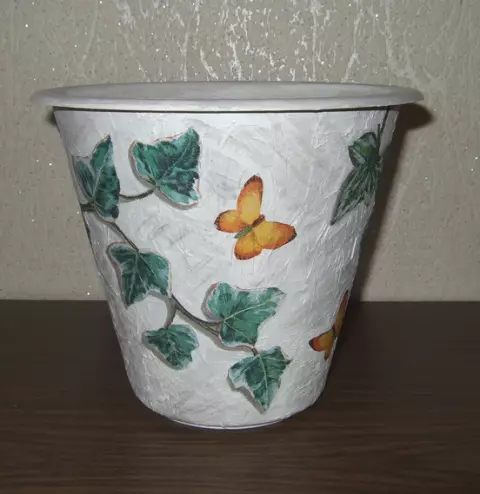 Trasformazione di un vecchio vaso di fiori