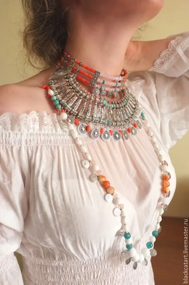 Create a monisto-necklace a la rus