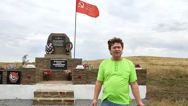 Een landelijke ondernemer nam een ​​lening voor de reparatie van de boerderij en bracht het door op de herdenkingshelden van de grote patriottische