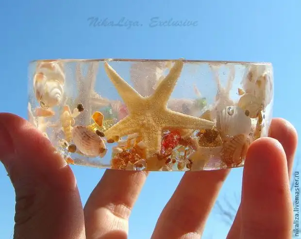 Dandelions in the resin: master class