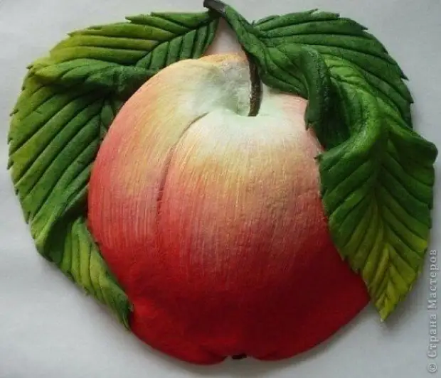 Solone jabłka ciasta - rzeźby i farba