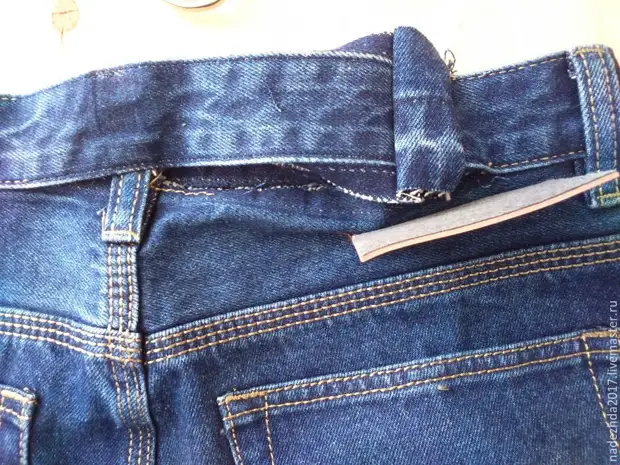 Hoe kun je het volume van jeans in de taille verhogen