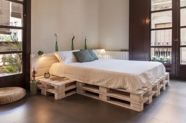 पैलेट से बिस्तर स्वयं ही करें: सस्ती, लेकिन बहुत स्टाइलिश
