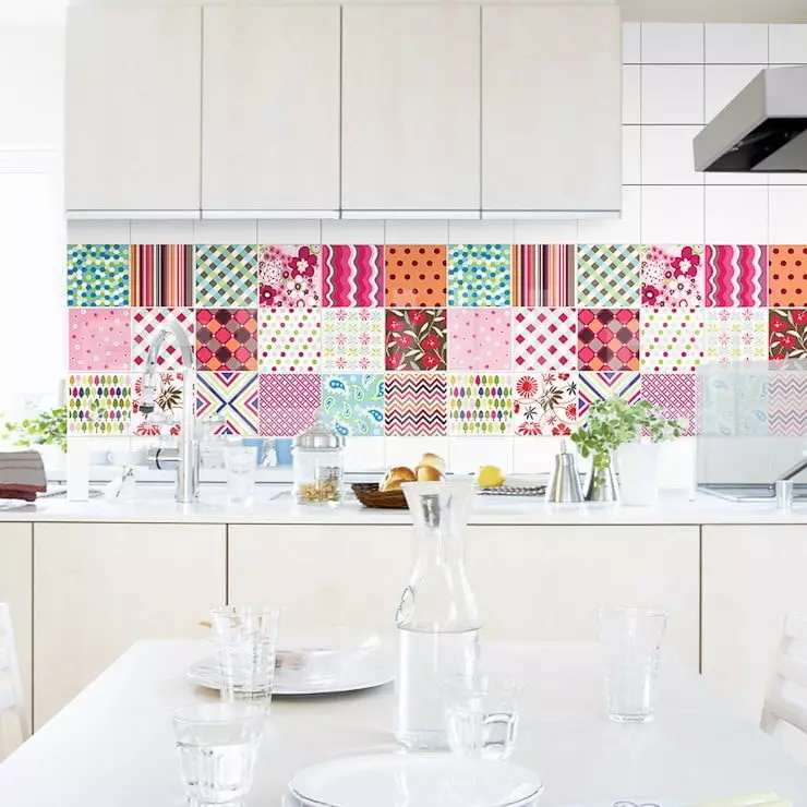 Luminoso e attirando lo stile di "patchwork" nell'interno