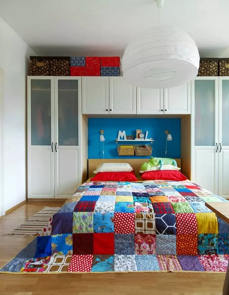 Luminoso e attirando lo stile di "patchwork" nell'interno