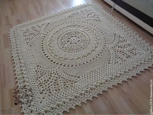 Di firotgeha serhêl de li hewşa serhêl li hewşa serhêl a li ser dadperwerên serhêl li firoşgehek serhêl 'derman bikin. Xalîçeya handmade ji zendê polîtîk. Ne deforme, hypoallergenen, bi bandorek mîzê. "Mercy" 170x170cm cm, reng: Milk gengaz e ku meriv kartêkek rengê xwestinê bide (binihêrin blog). Hilbijartina mezin a nimûneyên stunning.: