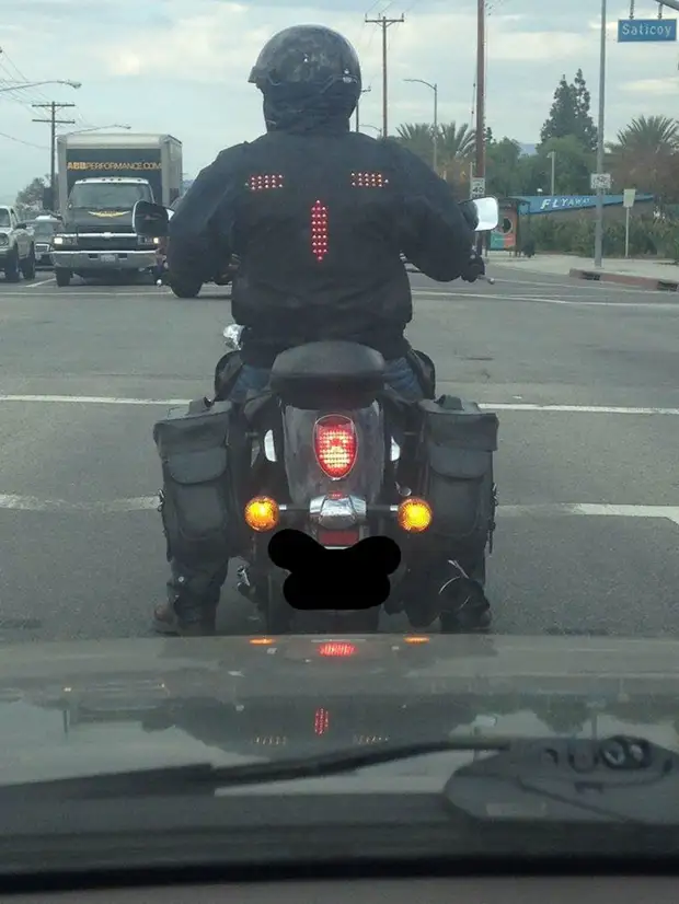 Atpakaļ šo biker jaka dublikātu pagrieziena signāli un apturēt signālu nestandarta, oriģināls, problēmas, risinājumi