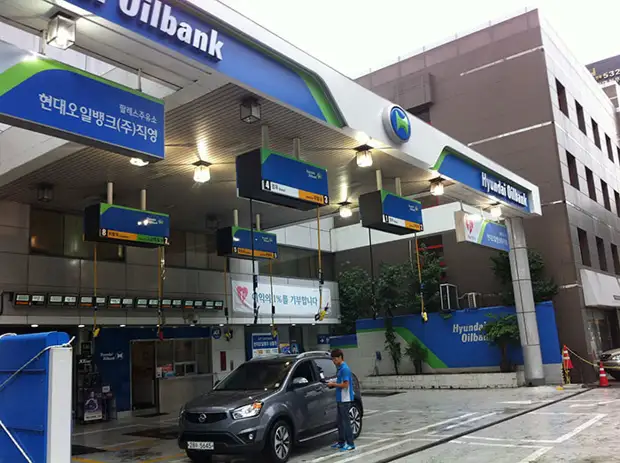 Degvielas uzpilde Seulā, lai pieeja, uz kuru jūs varat no jebkuras puses nestandarta, oriģinālas, problēmas, risinājumus