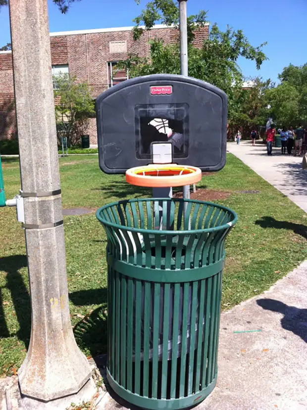 Putekļu urna universitātes universitātes pilsētiņā: šāds urn gribēs izmantot jebkuru studentu! Nestandarta, oriģināls, problēmu risinājumi