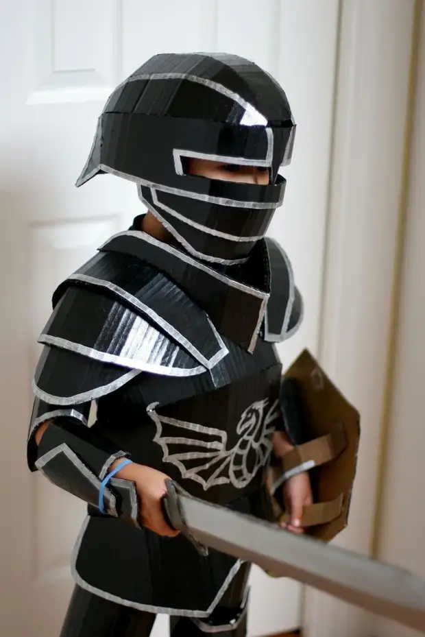 Nhờ bàn tay vàng, con trai của con trai đã xuất hiện bộ giáp tốt nhất tại trường Armor, Cha, DIY, Son