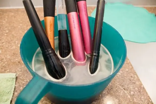 Make Makeup Brushes