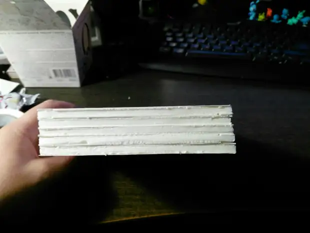 6 camadas de papel, 2 dias de trabalho, e o resultado é uma bomba! Um presente de praga que ninguém não vai deixar ninguém