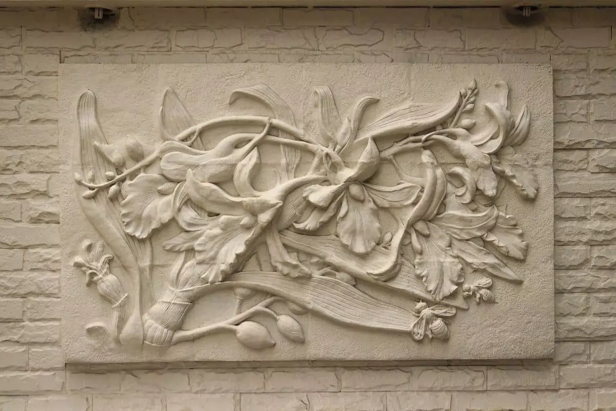 Bas-relief digawe saka lem lan soda kanthi tangan dhewe kanggo kreatifitas sing ora bisa dikendhaleni