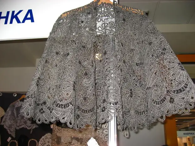 Lace cape