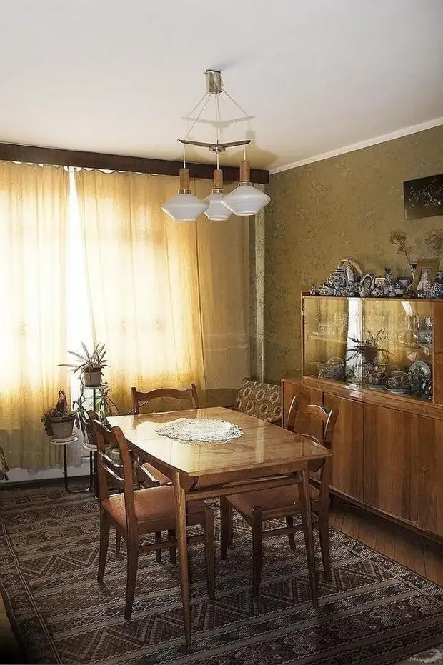 Mga interiors sa mga apartment sa Soviet sa USSR, interior